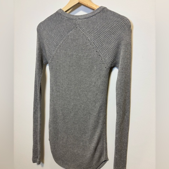 Lululemon Cabin Yogi Long Sleeve | Heathered Medium Grey / Heathered Light Grey - Picture 13 of 14